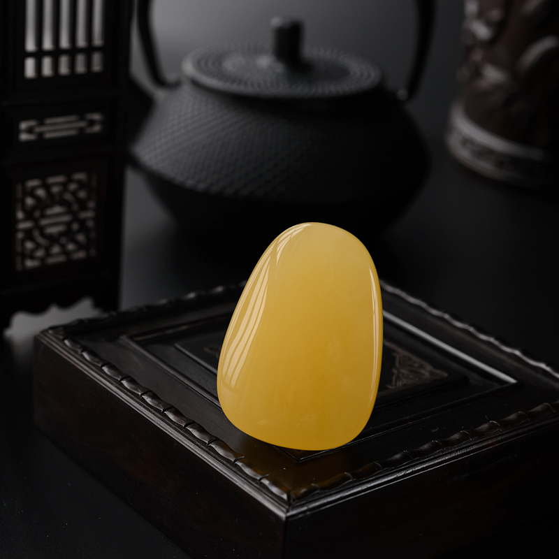 鸡油黄蜜蜡随形吊坠 - 红掌柜