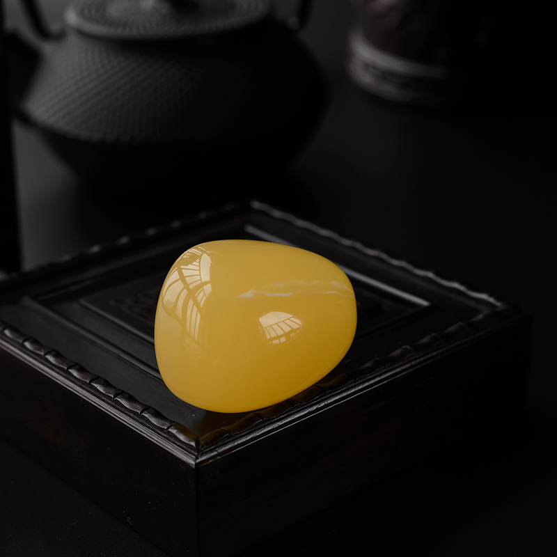 鸡油黄蜜蜡吊坠 - 红掌柜