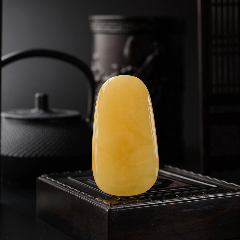 鸡油黄蜜蜡随形吊坠 - 红掌柜