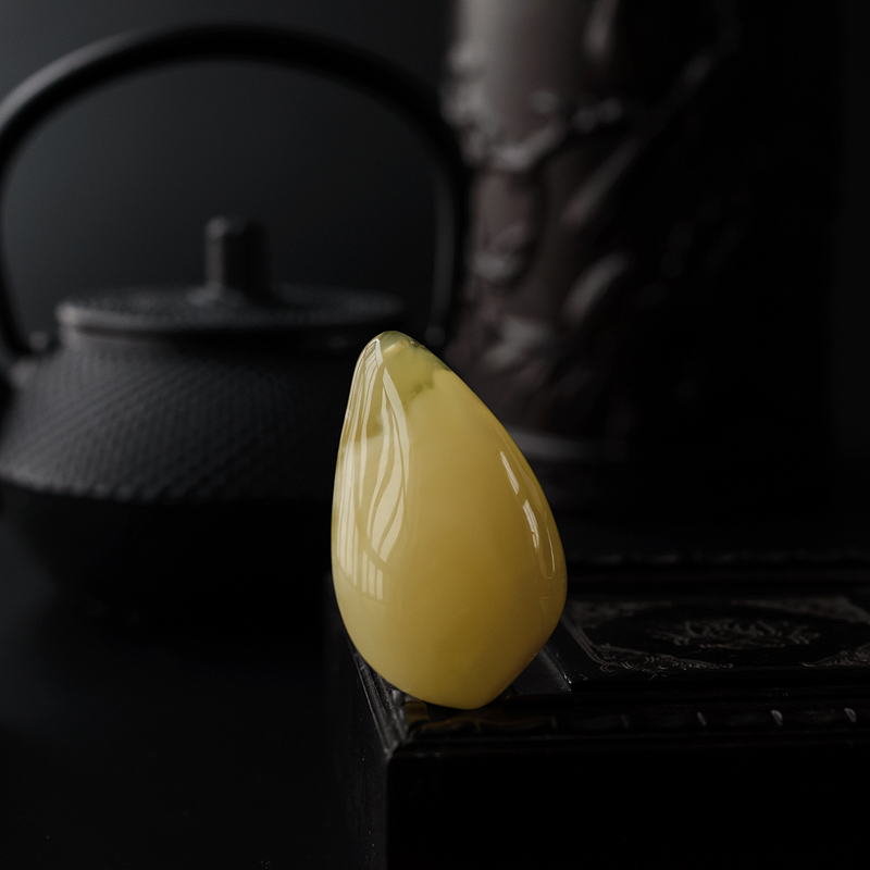 金绞蜜柠檬黄随形蜜蜡吊坠 - 红掌柜