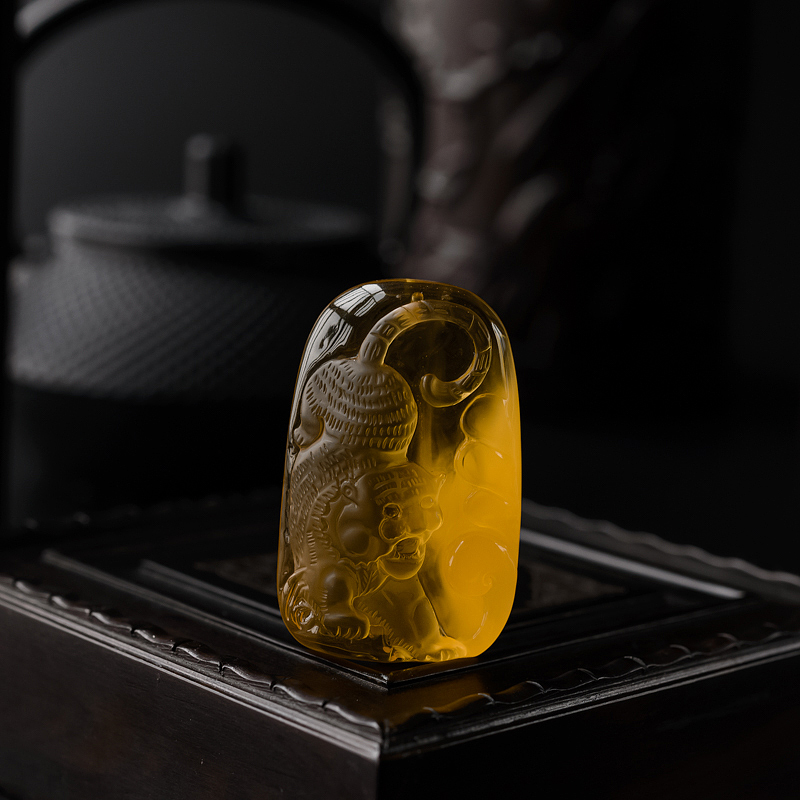 天然金包蜜鸡油红猛虎蜜蜡吊坠 - 红掌柜