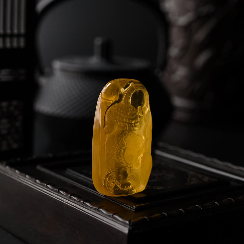 鸡油红猛虎蜜蜡吊坠 - 红掌柜