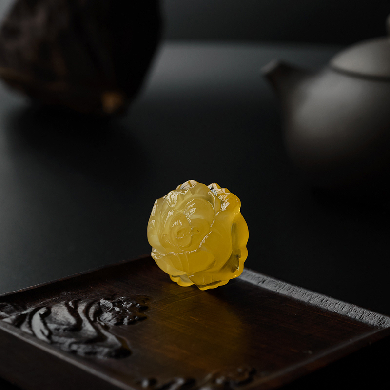 天然金包蜜鸡油黄蜜蜡牡丹吊坠-红掌柜