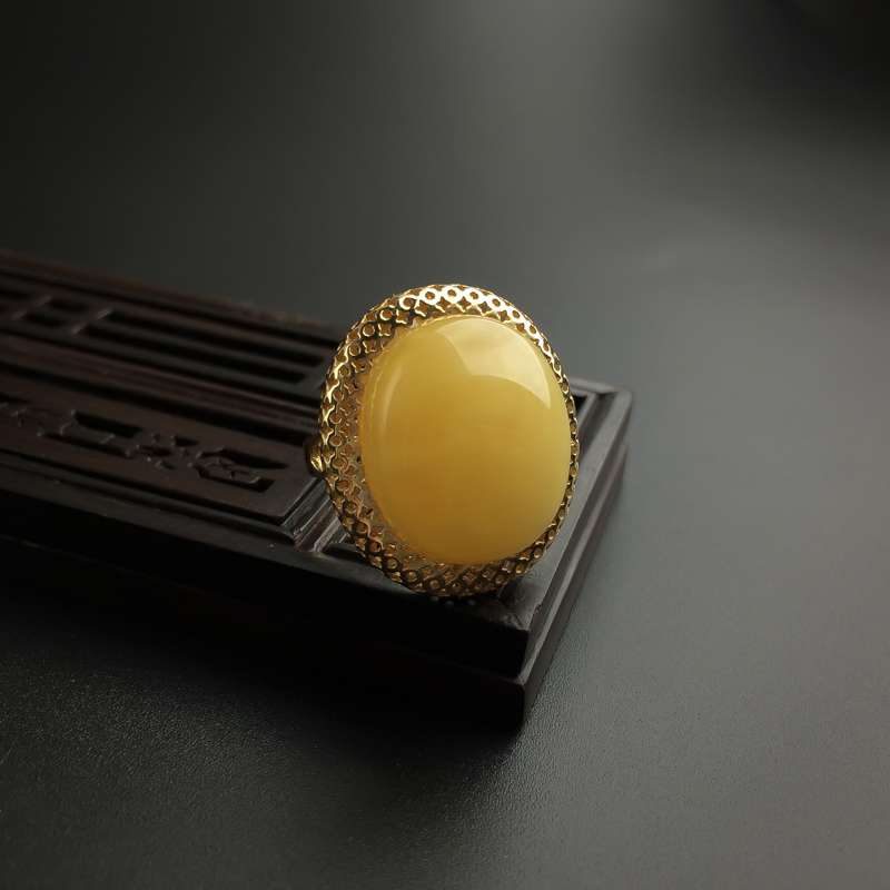 18K金镶鸡油黄蜜蜡戒指 - 红掌柜