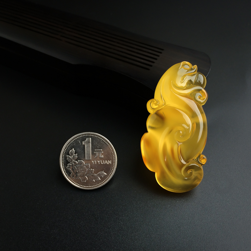 金绞蜜鸡油黄蜜蜡古龙吊坠-红掌柜