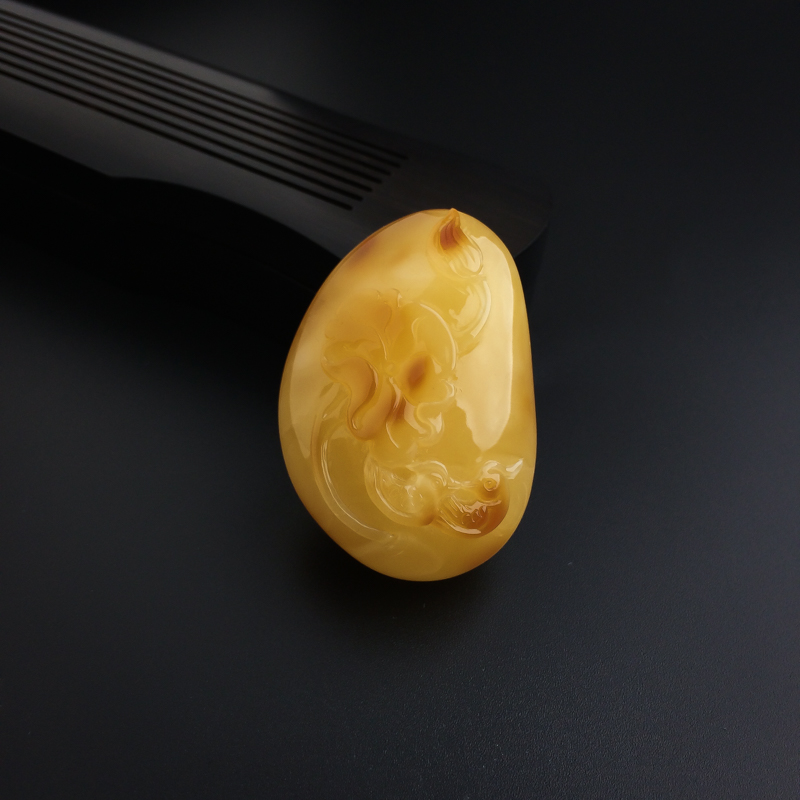 波罗的海天然鸡油黄蜜蜡清莲吊坠-红掌柜