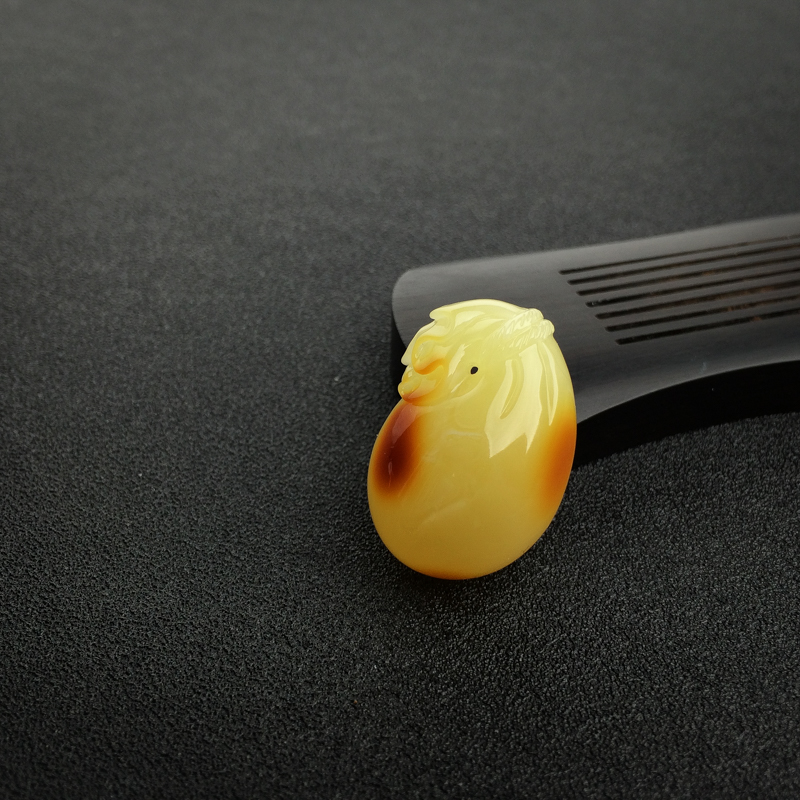 满蜜鸡油黄蜜蜡钱袋吊坠 - 红掌柜