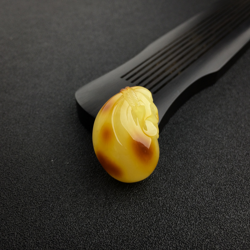 波罗的海天然满蜜鸡油黄蜜蜡钱袋吊坠 - 红掌柜