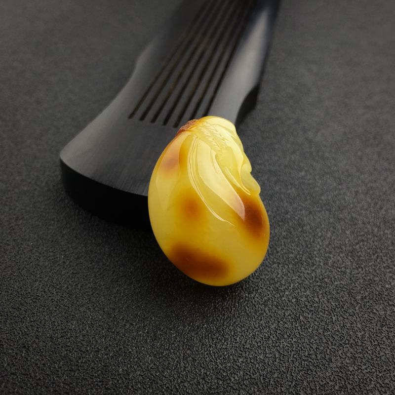 天然满蜜鸡油黄蜜蜡钱袋吊坠 - 红掌柜