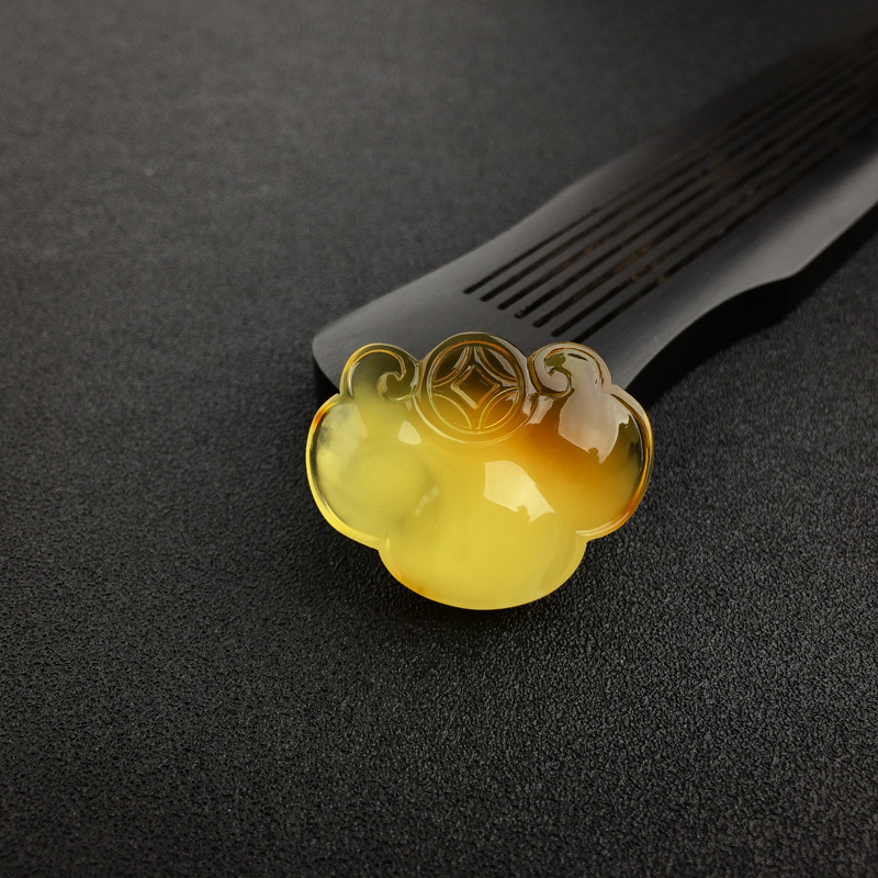 波罗的海天然金包蜜蜜蜡如意锁吊坠 - 红掌柜