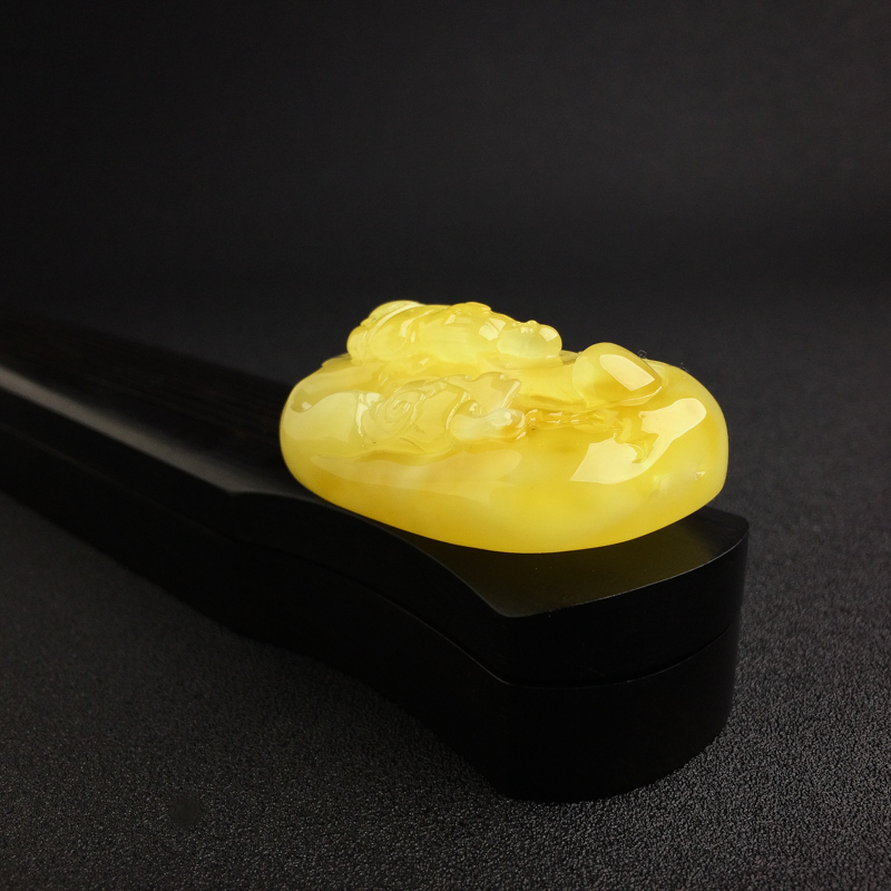 鸡油黄蜜蜡吊坠 - 红掌柜