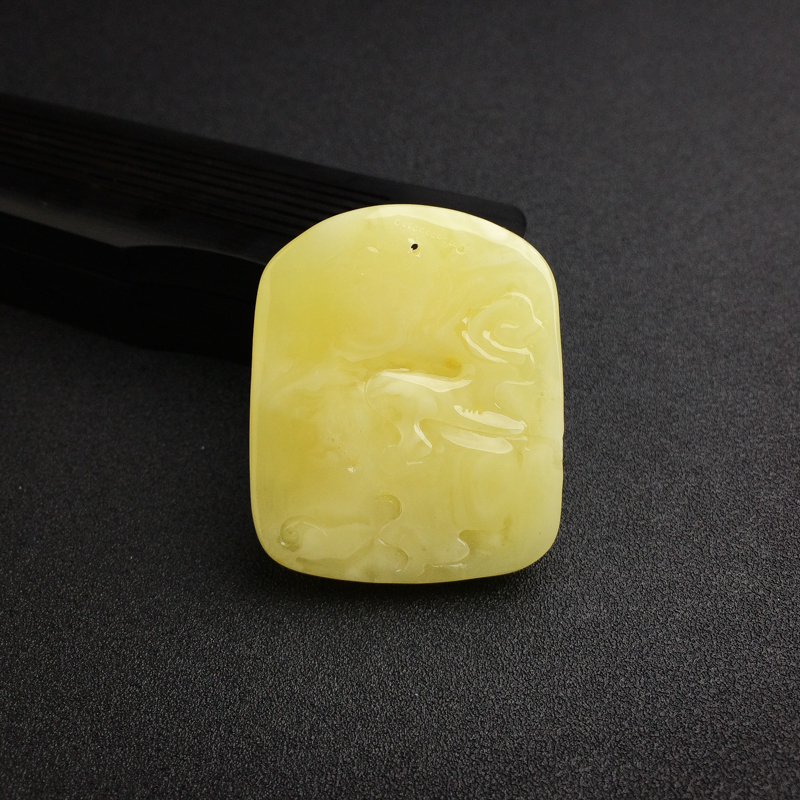 蜜蜡生肖马牌吊坠-红掌柜