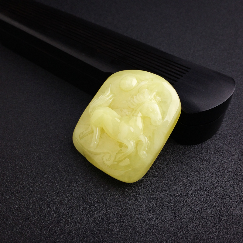 柠檬黄蜜蜡马牌-红掌柜