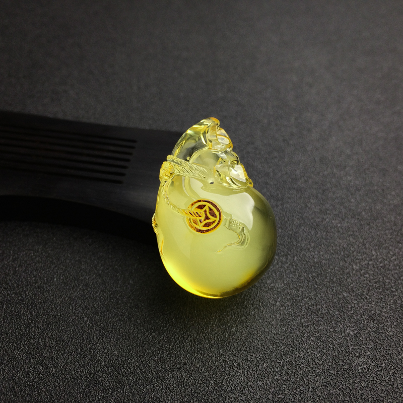 鸡油黄蜜蜡钱袋吊坠-红掌柜