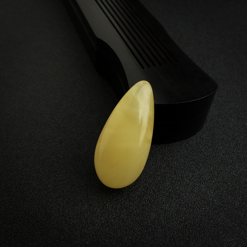 鸡油黄蜜蜡随形水滴吊坠 - 红掌柜