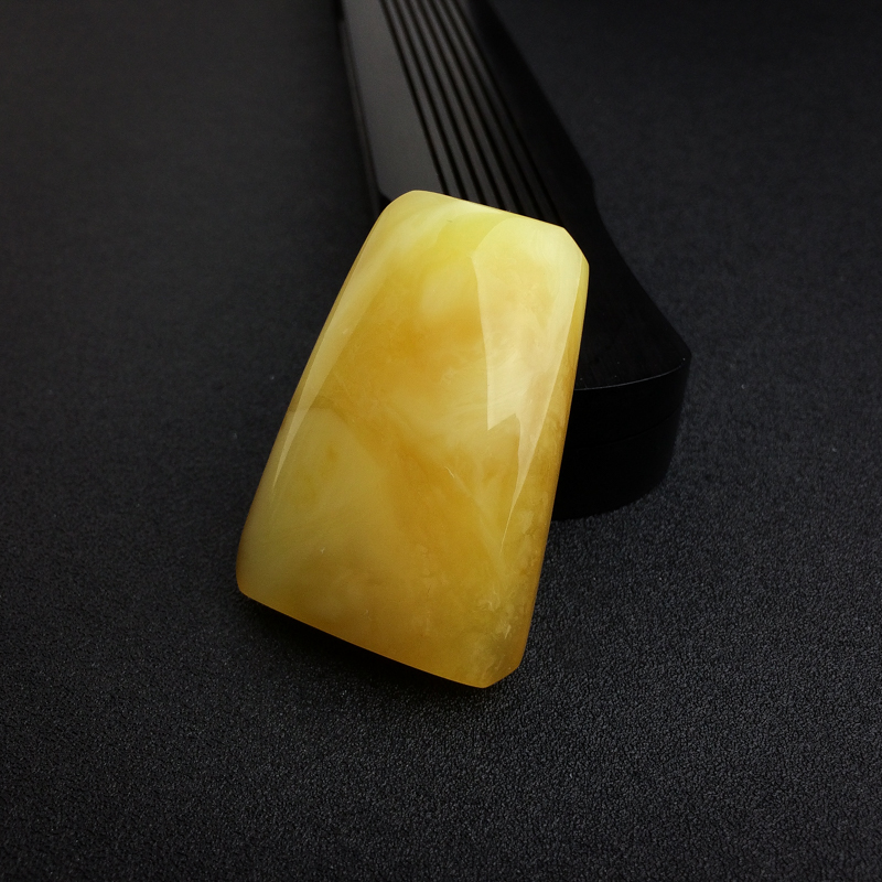 金绞蜜鸡油黄蜜蜡无事牌吊坠 - 红掌柜