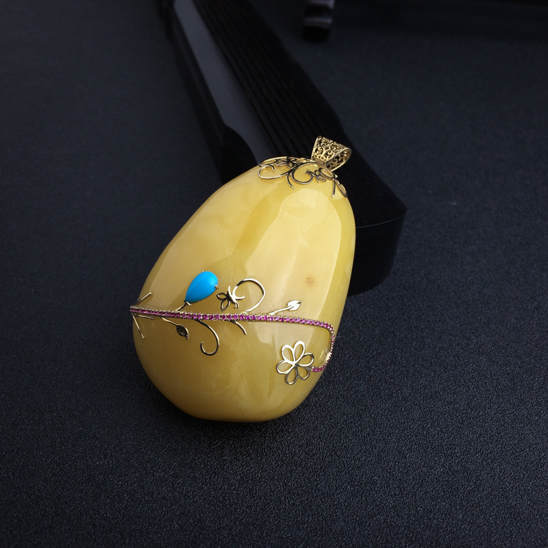 18K金镶满蜜鸡油黄蜜蜡随形吊坠 - 红掌柜