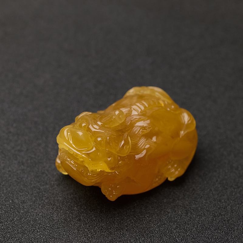 褐红蜜蜡貔貅吊坠-红掌柜