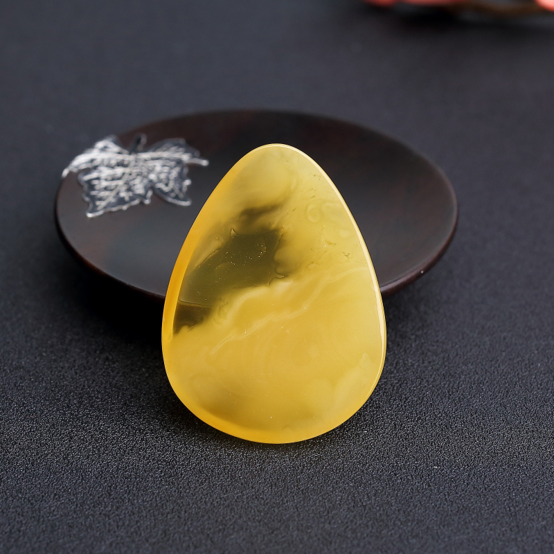 鸡油黄蜜蜡随形吊坠-红掌柜