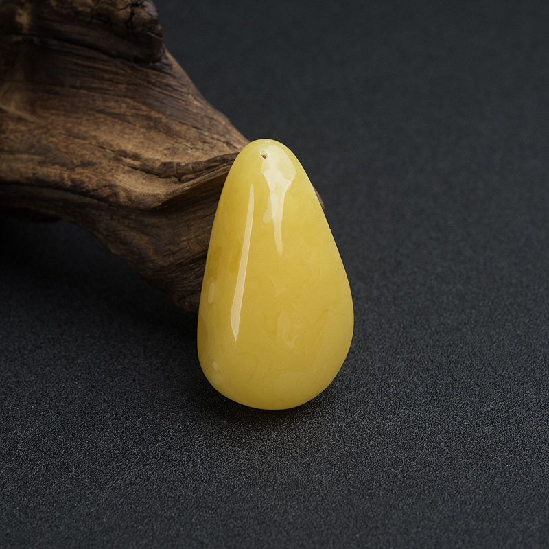 天然波罗的海鸡油黄蜜蜡随形吊坠-红掌柜