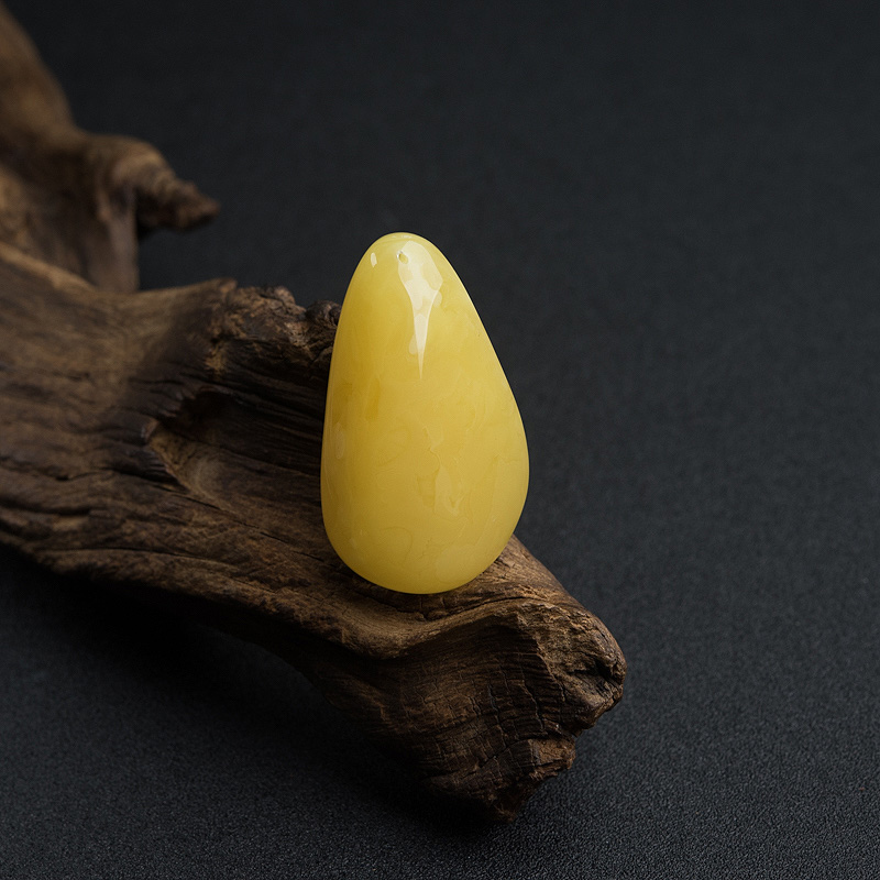 天然鸡油黄蜜蜡随形吊坠-红掌柜