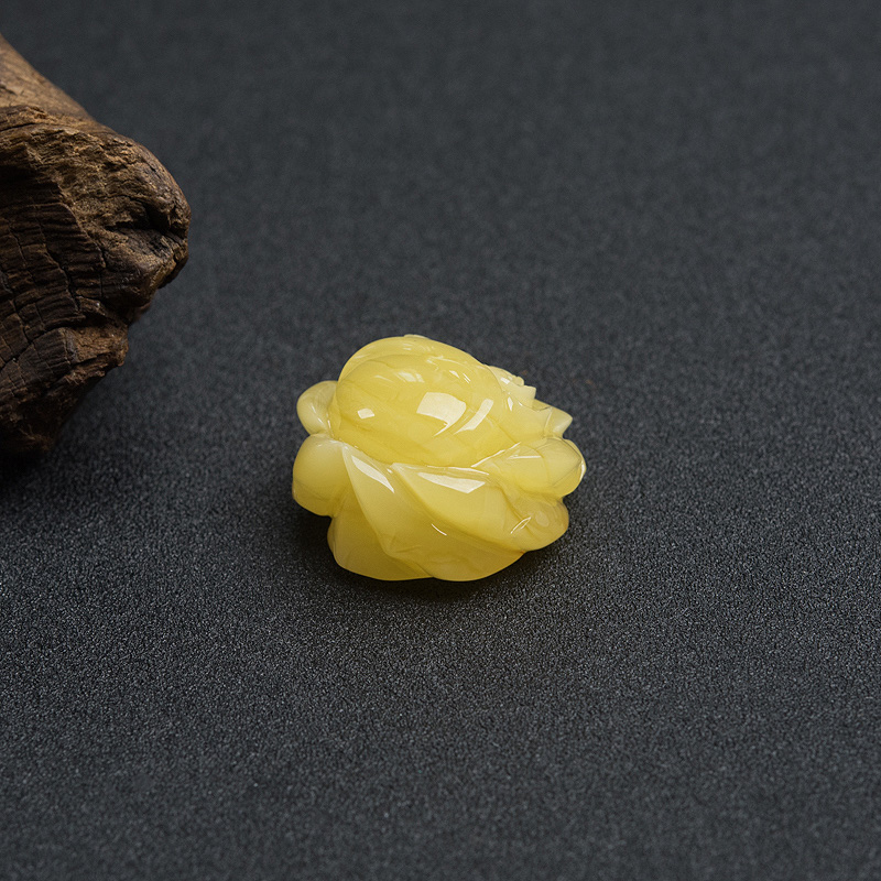 天然鸡油黄蜜蜡玫瑰花吊坠-红掌柜