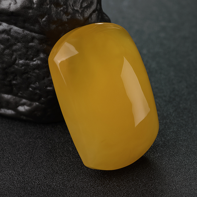 鸡油黄蜜蜡无事牌-红掌柜