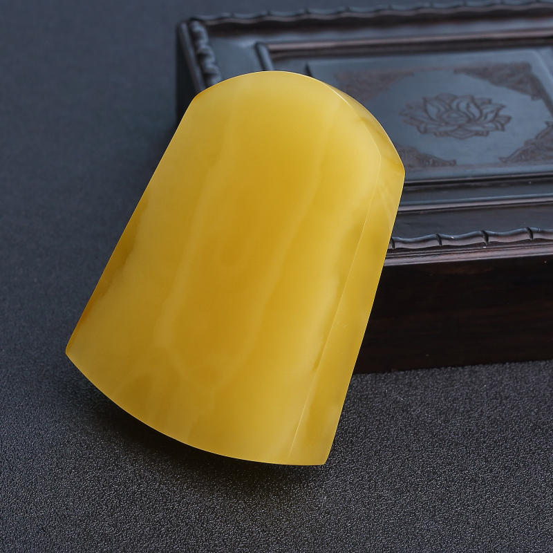 天然鸡油黄蜜蜡无事牌吊坠-红掌柜