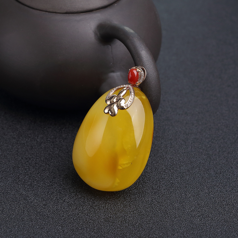 天然18K金镶钻鸡油黄金绞蜜随形吊坠-红掌柜