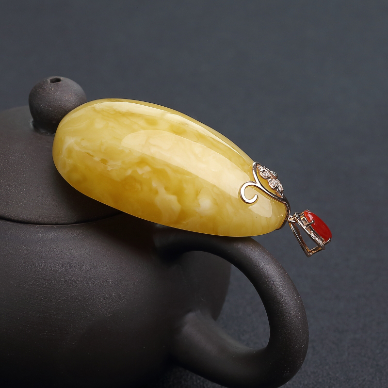 天然鸡油黄蜜蜡随形吊坠-红掌柜