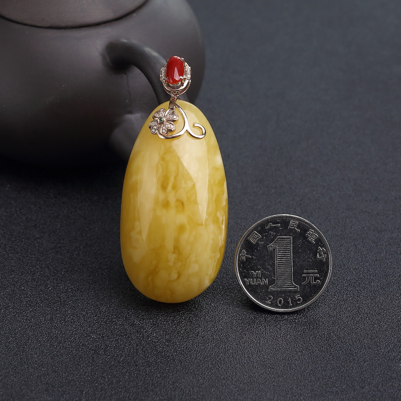 天然18K金镶钻鸡油黄蜜蜡随形吊坠-红掌柜