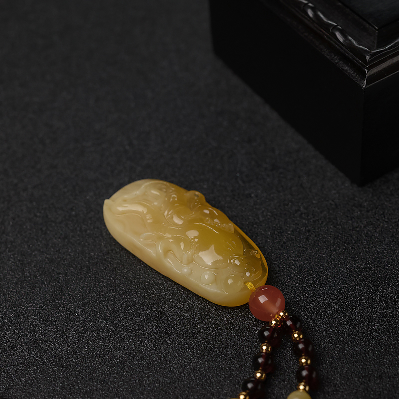 白花蜜人参吊坠-红掌柜