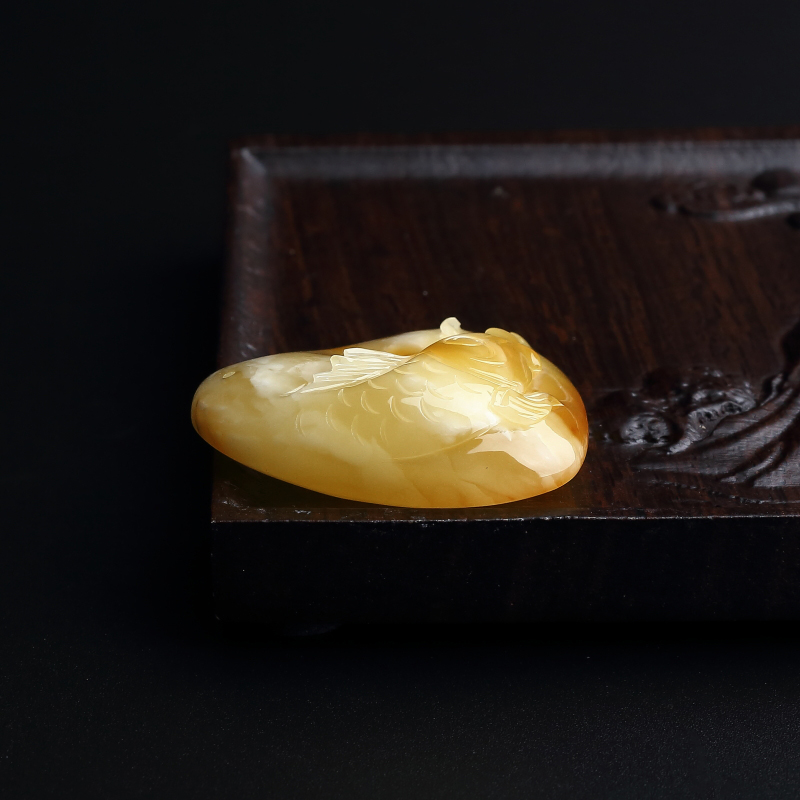 黄白蜜蜜蜡鲤鱼吊坠-红掌柜