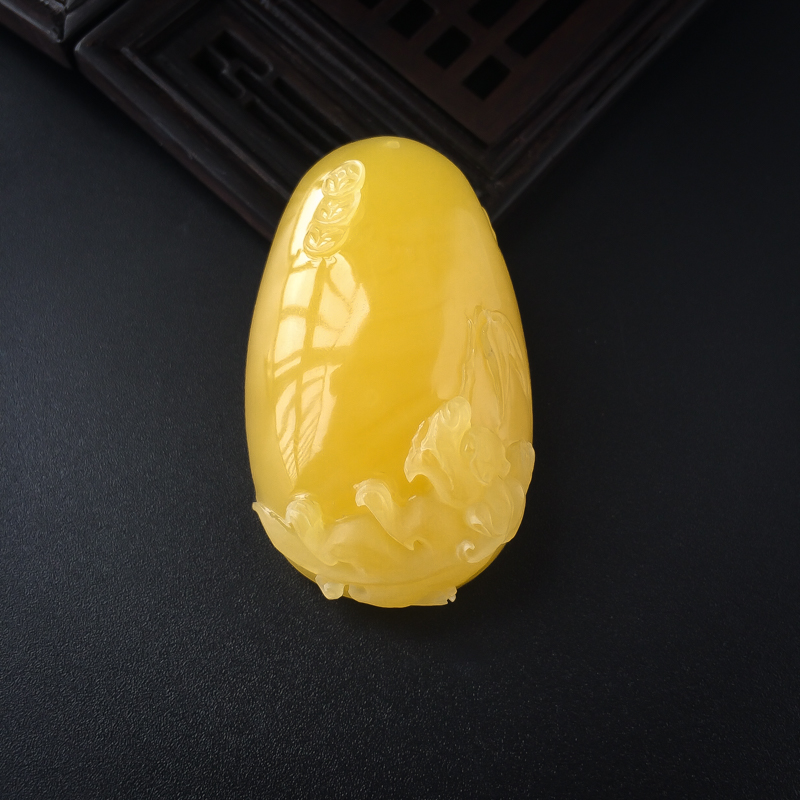 满蜜鸡油黄蜜蜡貔貅吊坠-红掌柜