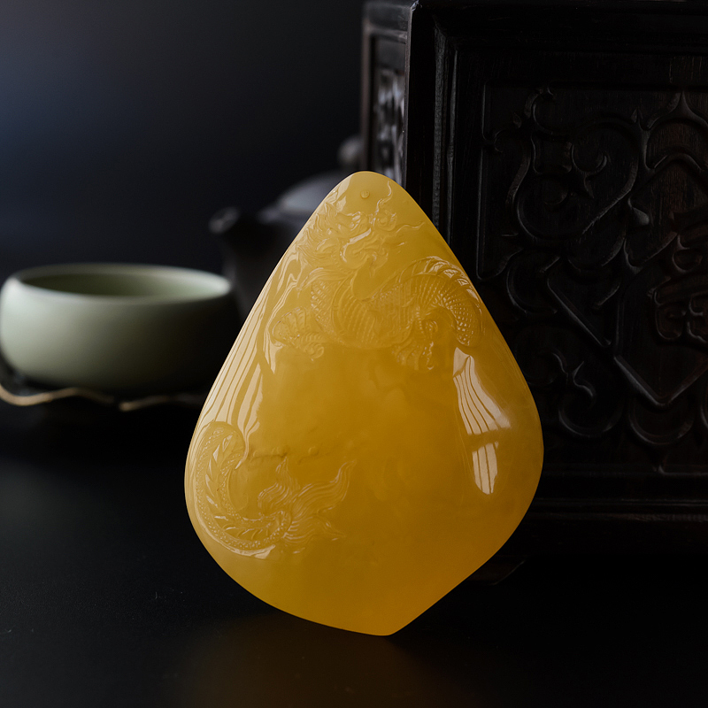 鸡油红蜜蜡盘龙吊坠-红掌柜