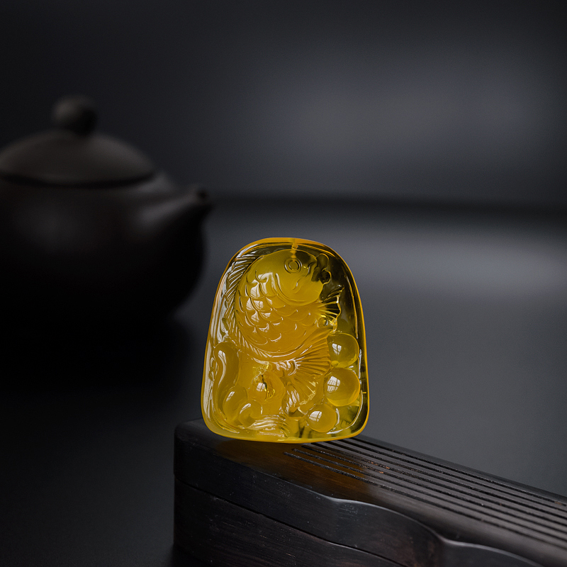 波罗的海天然金包蜜鸡油黄蜜蜡鱼吊坠-红掌柜