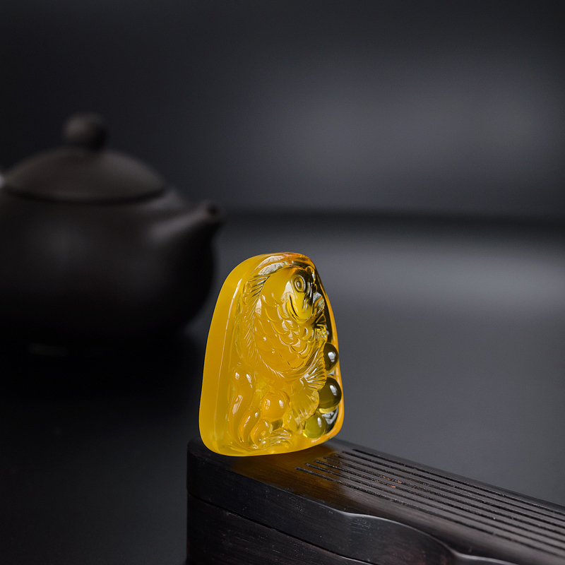 波罗的海金包蜜鸡油黄蜜蜡鱼吊坠-红掌柜