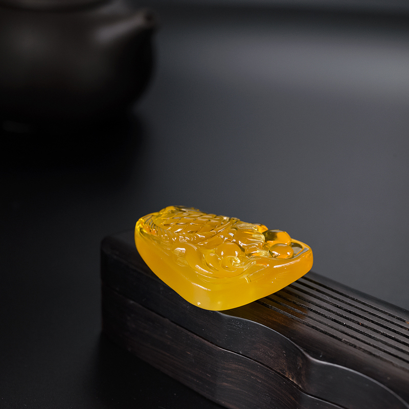 波罗的海天然金包蜜蜜蜡鱼吊坠-红掌柜