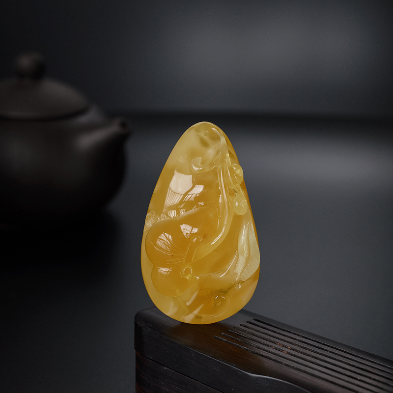 波罗的海天然鸡油黄蜜蜡如意吊坠-红掌柜