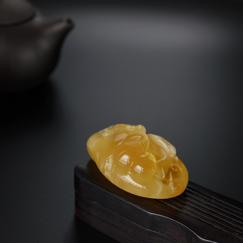 波罗的海天然鸡油黄蜜蜡吊坠-红掌柜