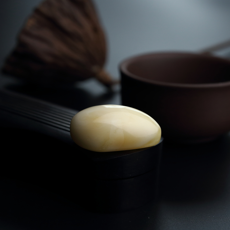 蜜蜡水滴吊坠-红掌柜