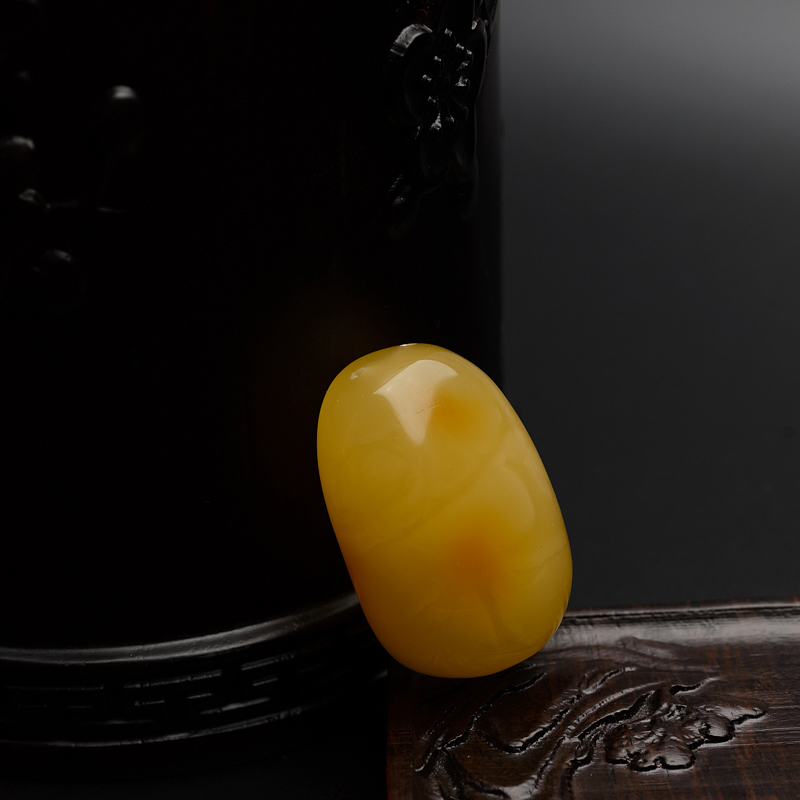 鸡油黄蜜蜡随形吊坠 - 红掌柜