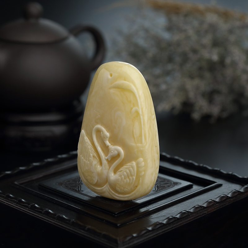 波罗的海满蜜白花蜜天鹅吊坠-红掌柜