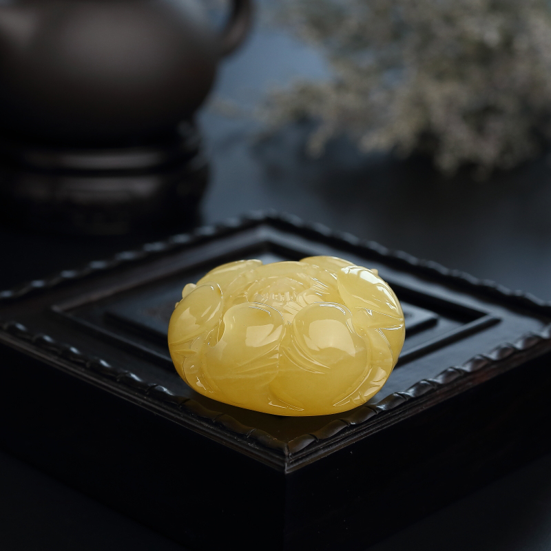 鸡油黄蜜蜡吊坠 - 红掌柜