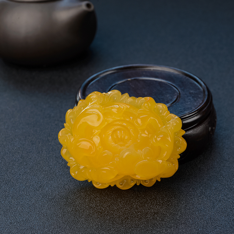 波罗的海天然满蜜鸡油黄蜜蜡花吊坠 - 红掌柜