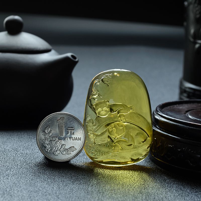 缅甸金珀童趣挂件 - 红掌柜