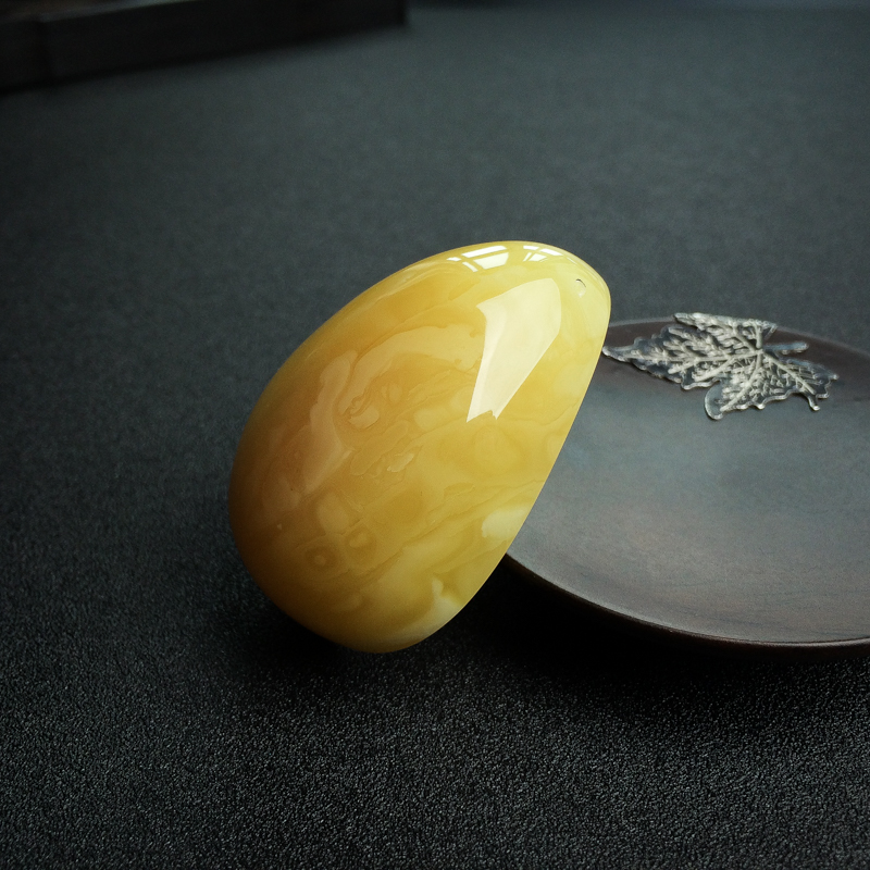 波罗的海天然褐黄蜜蜡吊坠-红掌柜