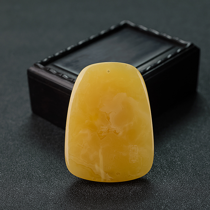 蜜蜡不动明王吊坠 - 红掌柜