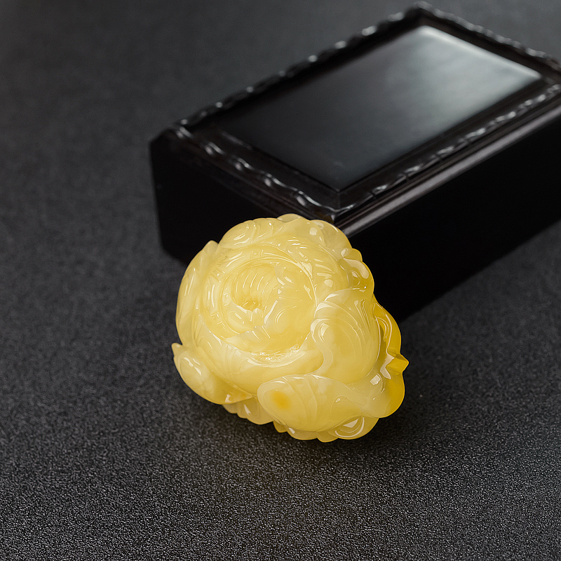 天然浅黄蜜蜡花开富贵吊坠-红掌柜