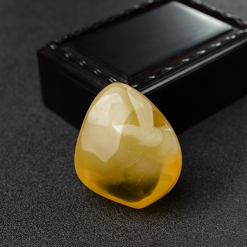 波罗的海天然蜜蜡随形吊坠-红掌柜